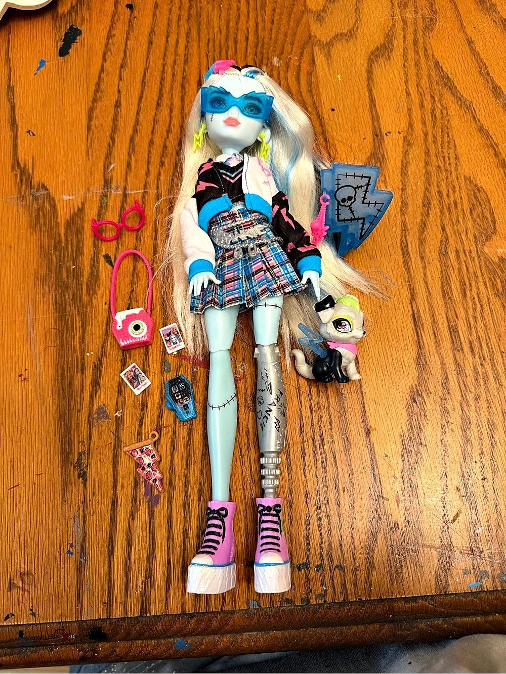 Monster High Core Frankie Stein Fashion Doll with Accessories